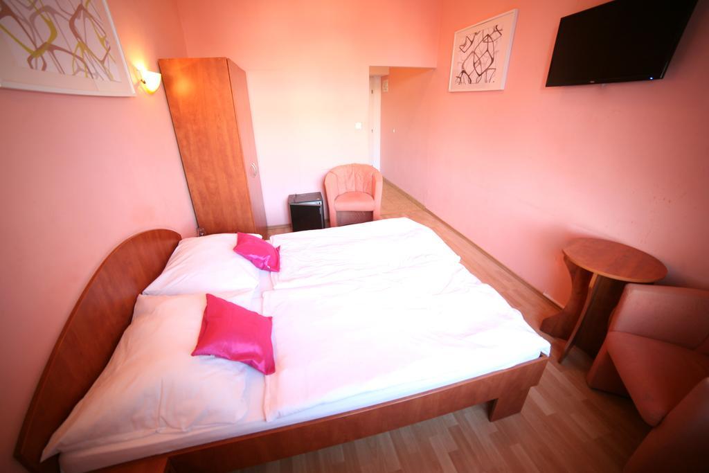 Hotel Leon 3* Prague