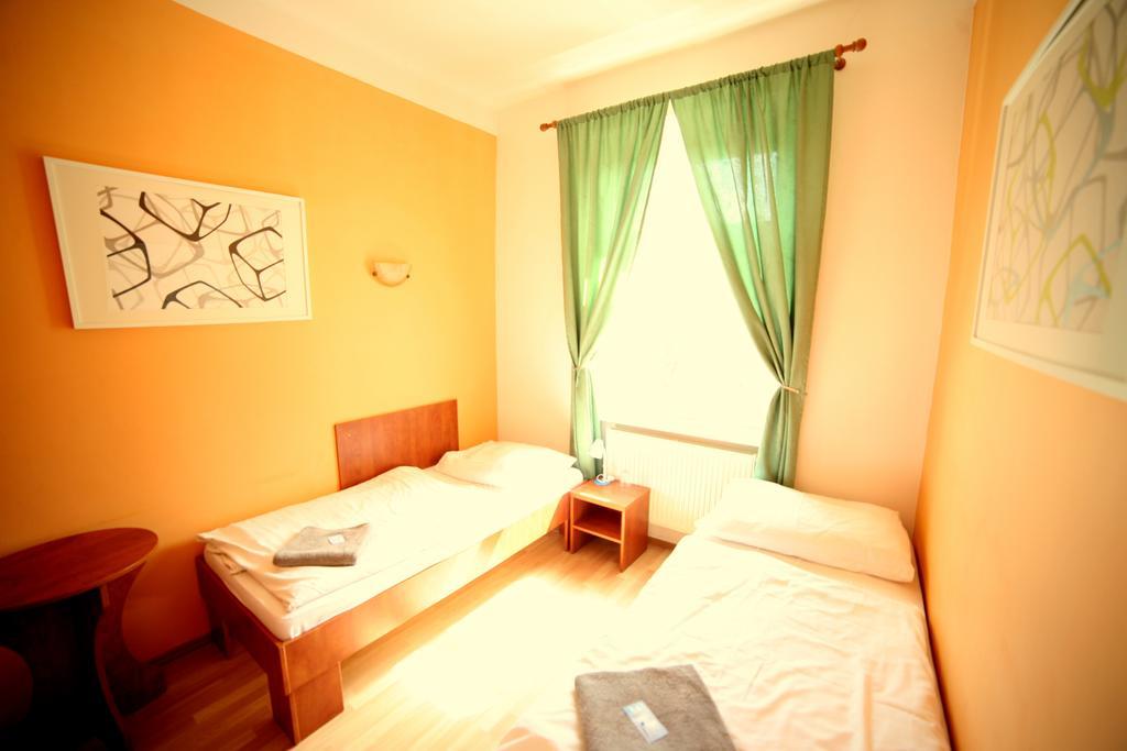 Leon 3* Praga
